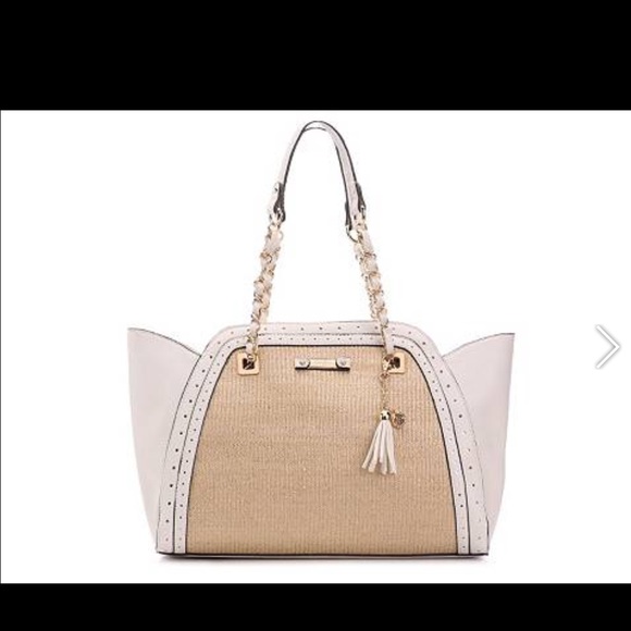 I am looking for this tote ☺️