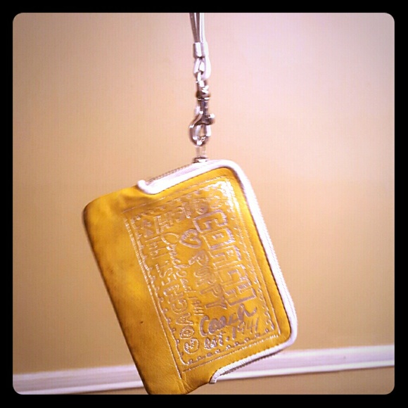 Coach poppy wristlet