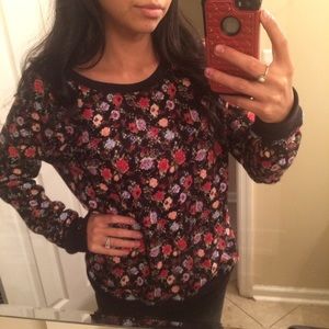 Flower pattern sweater. 🌸