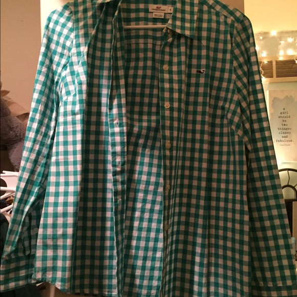 Vineyard Vines button up - Picture 1 of 1