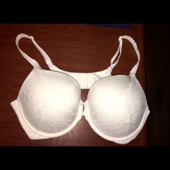 Brand new Victoria Secret white perfect body bra
