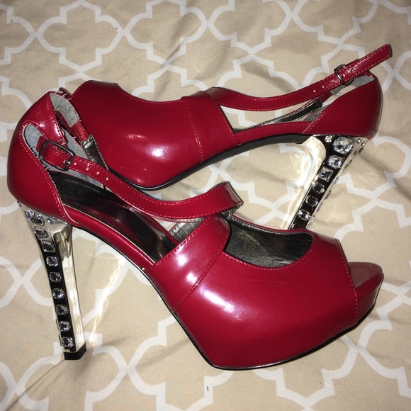 High heels with rhinestone heel