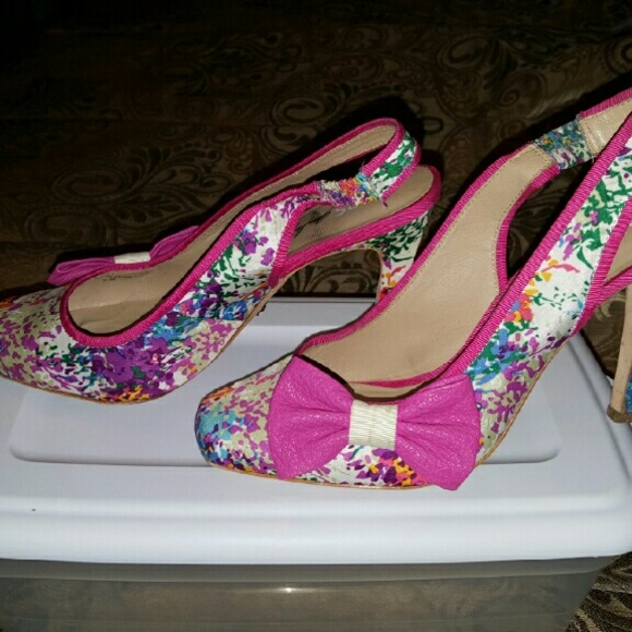 Shoes - Picture 2 of 3