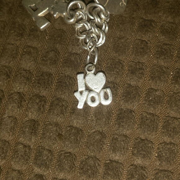James Avery i <3 u charm