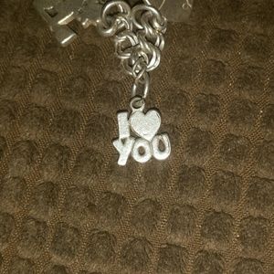 James Avery i <3 u charm