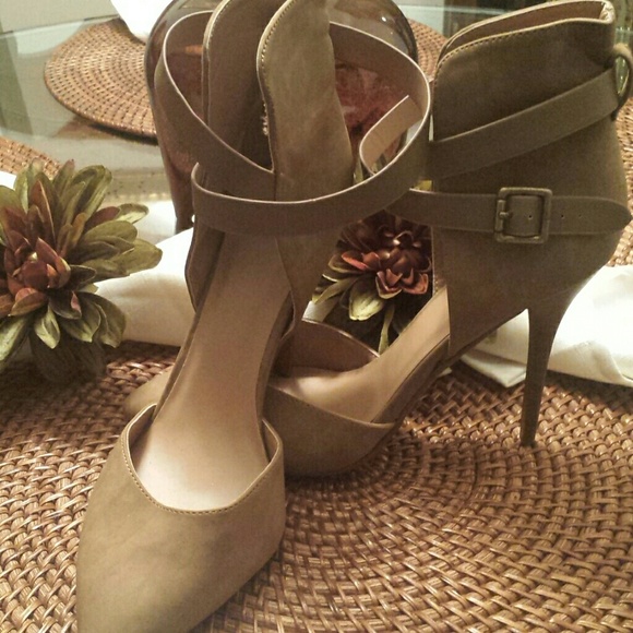 4 inch tan heels