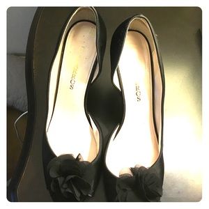 Beautiful vintage style pumps