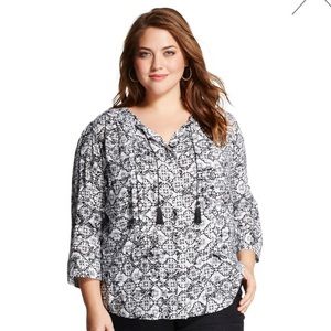 3/4 sleeve black & white Ikat print top