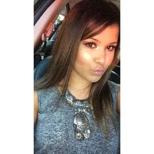 Meet your Posher, Amira