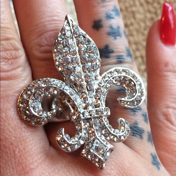 Fleur de Lis rhinestone stretchy ring