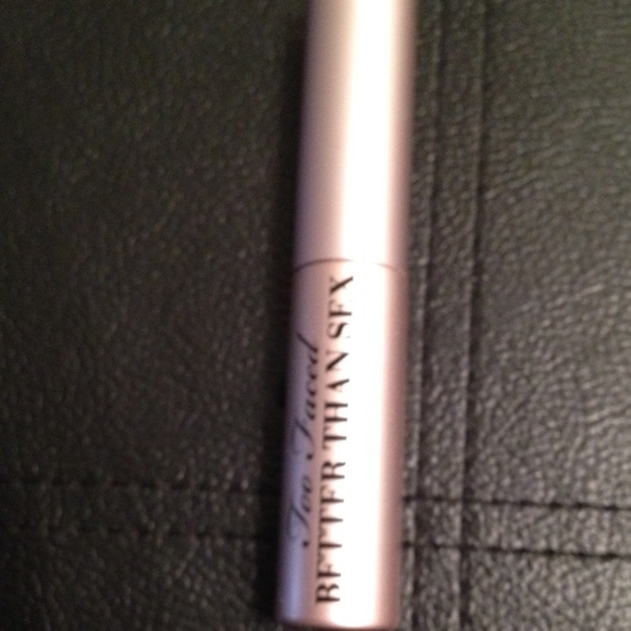 Brand new too faced un box deluxe mascara - Picture 2 of 2
