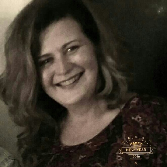 Meet your Posher, Heather - Picture 1 of 1