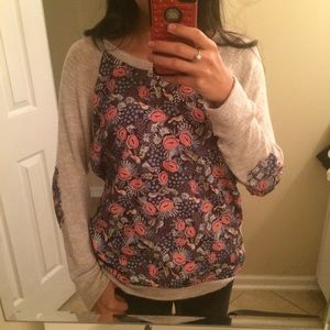 Long sleeve sweater/long sleeve top 🌸