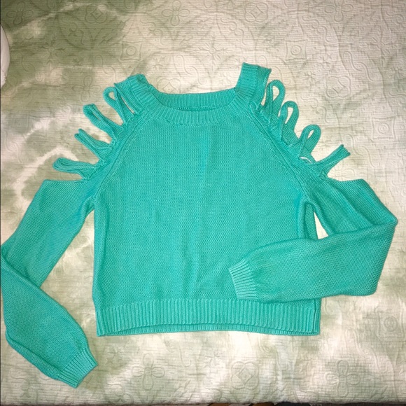 Cutout sleeve knit sweater