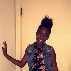 Meet your Posher, Teaira