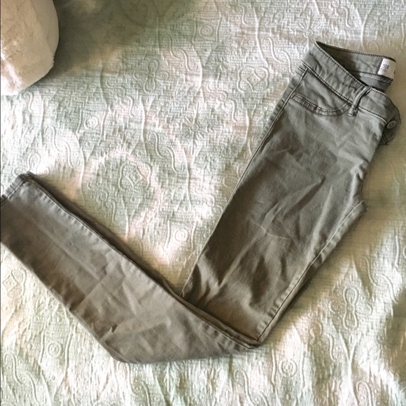 Hollister olive green pants