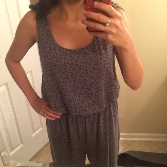 Gray & black dotted jump suit 🌸