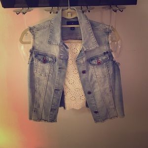 Lucky brand jean jacket no sleeves - small