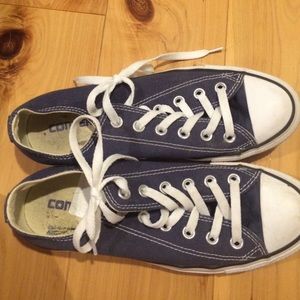 Navy low top converse