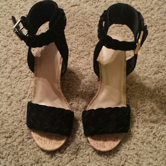 Wild Diva Shoes - Black Suede Chunky Heels