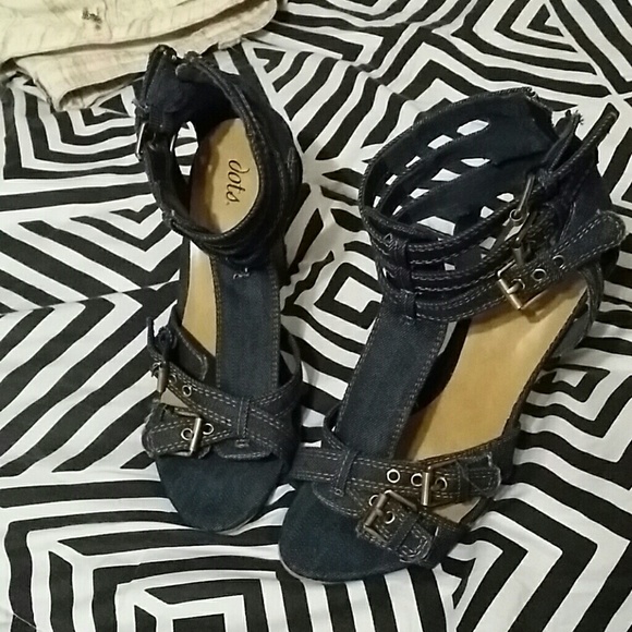 Shoes - Picture 3 of 3