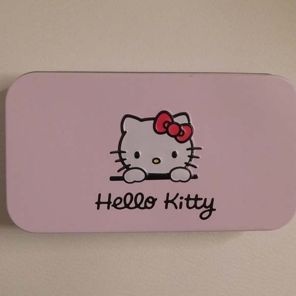 ‼️ SOLD OUT ‼️ Hello Kitty 7 piece mini brush set - Picture 2 of 4