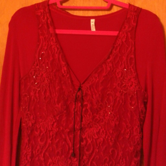 RED LACE DRESS - Picture 2 of 3