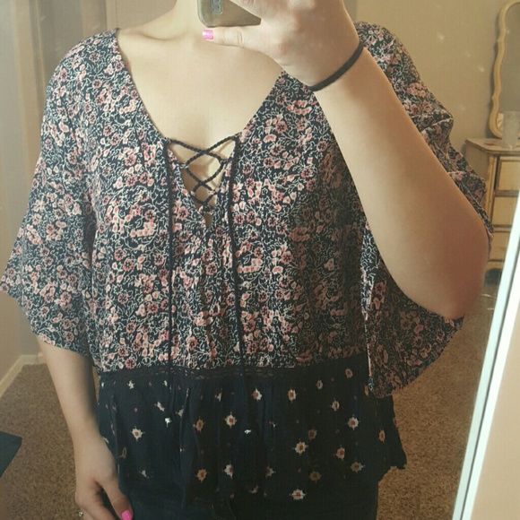 *Sold* Abercrombie & Fitch Boho Blouse - Picture 2 of 4