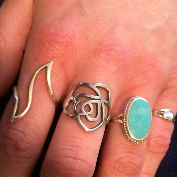 Free Gift w $20+ Purchase*Meet your Posher, Rachel - Picture 2 of 3