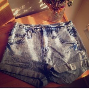✨SALE✨BDG High Waisted Jean Shorts | 26