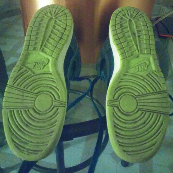 Nike - Picture 3 of 4