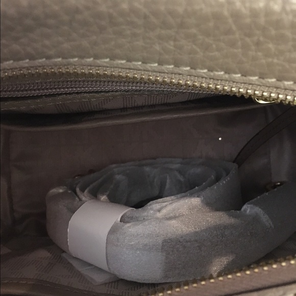 💯percent Authentic Michael Kors Selby - Picture 3 of 4