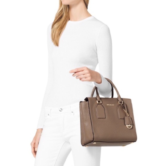 💯percent Authentic Michael Kors Selby - Picture 1 of 4