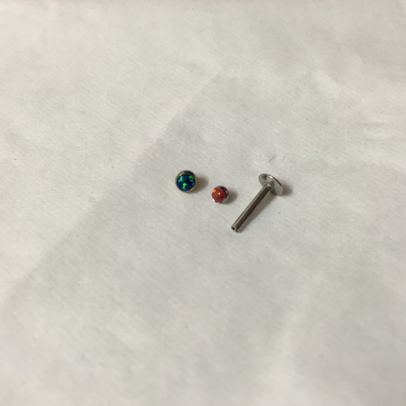 Neometal cartilage 16g threaded labret set