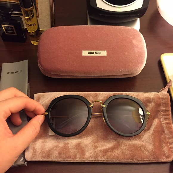 Sold!💸Miu Miu Sunnies