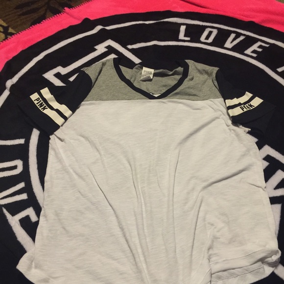 ☀️VS PINK T-Shirt