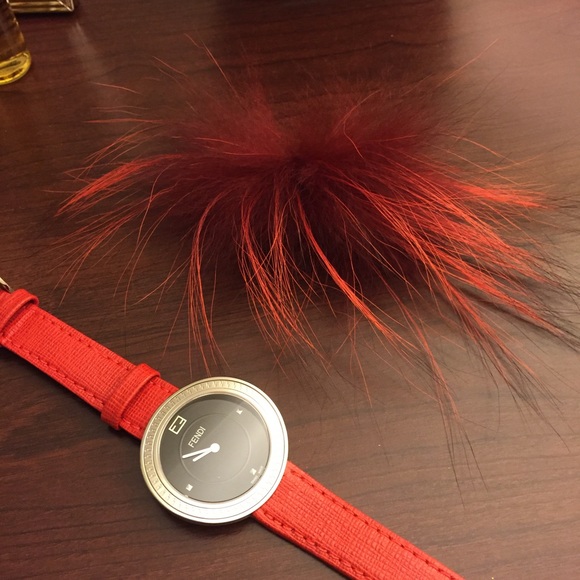 Sold!💸FENDI Watch - Picture 2 of 4