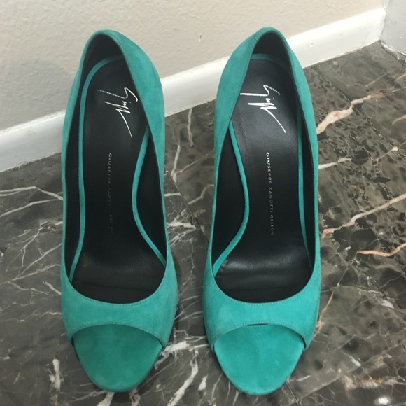 GZ heels - Picture 1 of 4