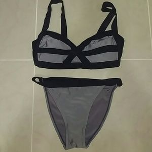 Bikini top and bottom set NWOT never worn small s