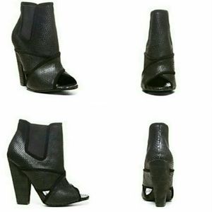 The Blonde Salad x Steve Madden Dubai Booties