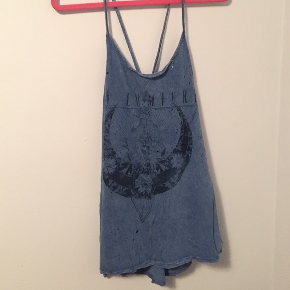 Distressed graphic tank