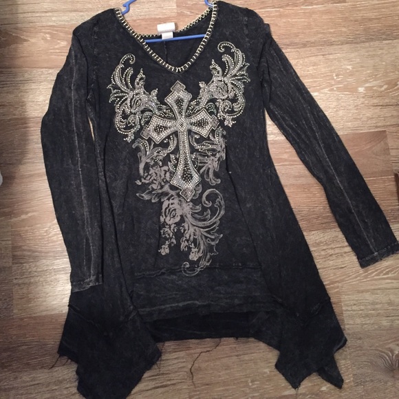 Vocal Cross Top
