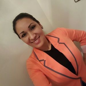 Meet your Posher, Ana