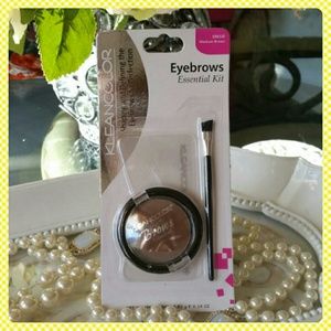 Eyebrow Essential Kit!