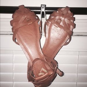 Report Sandals