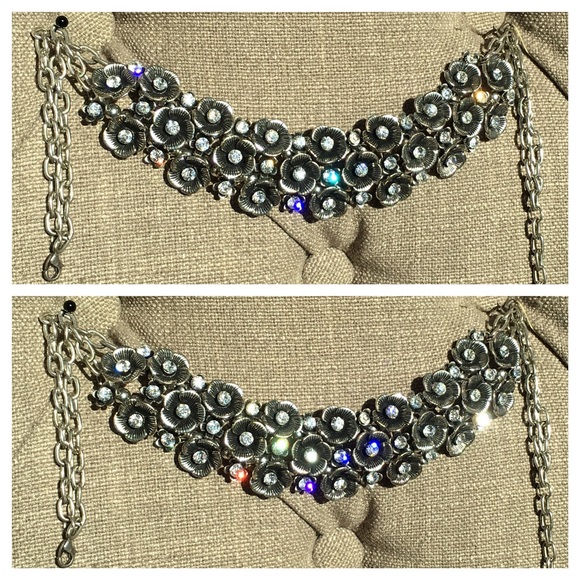 Etched Flower Cluster Statement Necklace - Picture 3 of 3