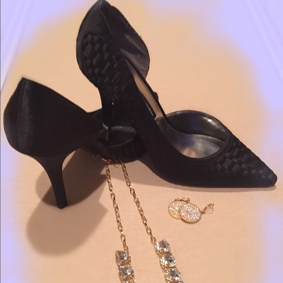 Chinese Laundry Black Pumps