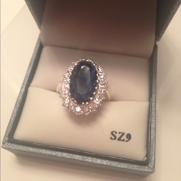Silver & Blue Sapphire Stone Ring, size 9 - Picture 4 of 4