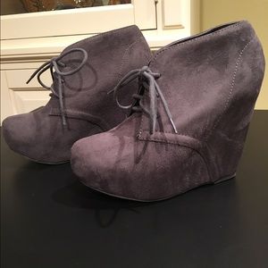 Rue 21 pewter suede booties