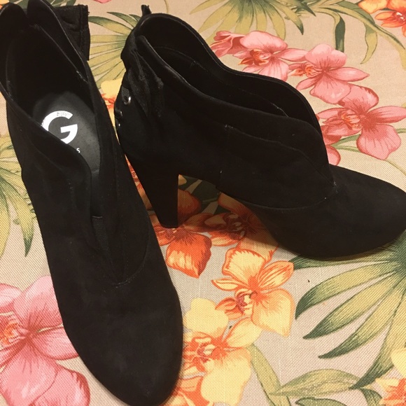G by Guess Booties in black suede 7 1/2